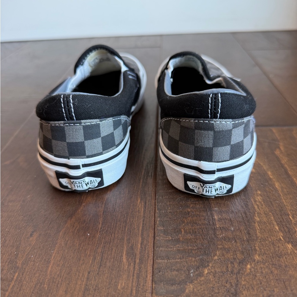 Kids Vans Classic Checkered Slip-On Sneakers - Picture 4 of 7